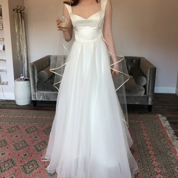 Scout Bridal Dresses & Skirts - Scout Bridal Mystic Wedding Dress with Veil included sz2